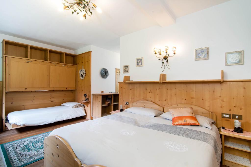 B&B Caldaraコルティーナ・ダンペッツォ 部屋 写真