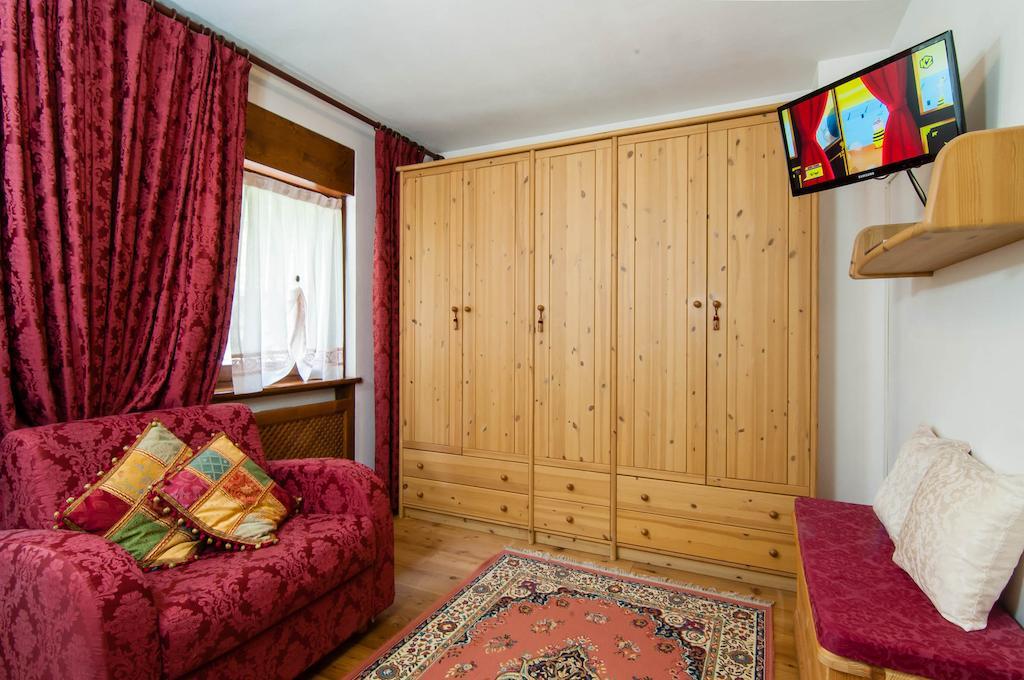 B&B Caldaraコルティーナ・ダンペッツォ 部屋 写真