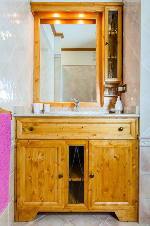 B&B Caldaraコルティーナ・ダンペッツォ 部屋 写真
